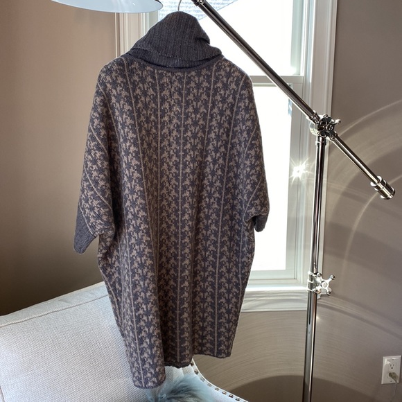 IVI Sweater/Cardigan. 38 EU/M/US 6 - Picture 2 of 7